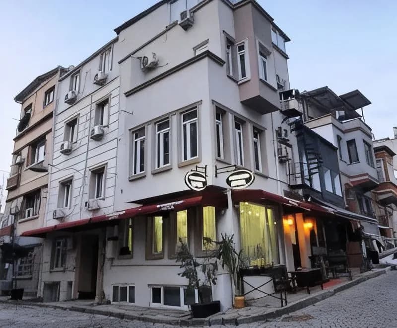 SAND DOOR HOTEL