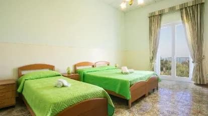 Sisters Hotel