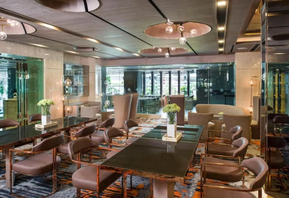 Solitaire Bangkok Sukhumvit 11