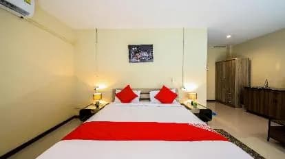 OYO 118 Beach Walk Stay
