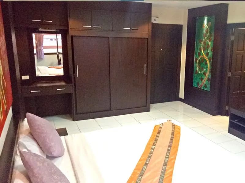 Zip Hotel & Restaurant