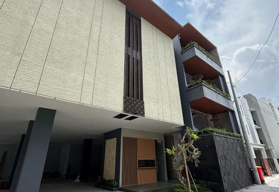 Keenan Living Luxe Seturan