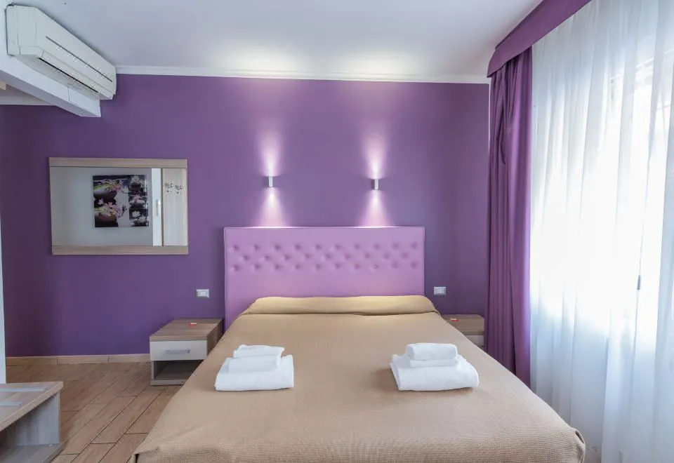 HOTIDAY Room Collection - Roma Barberini