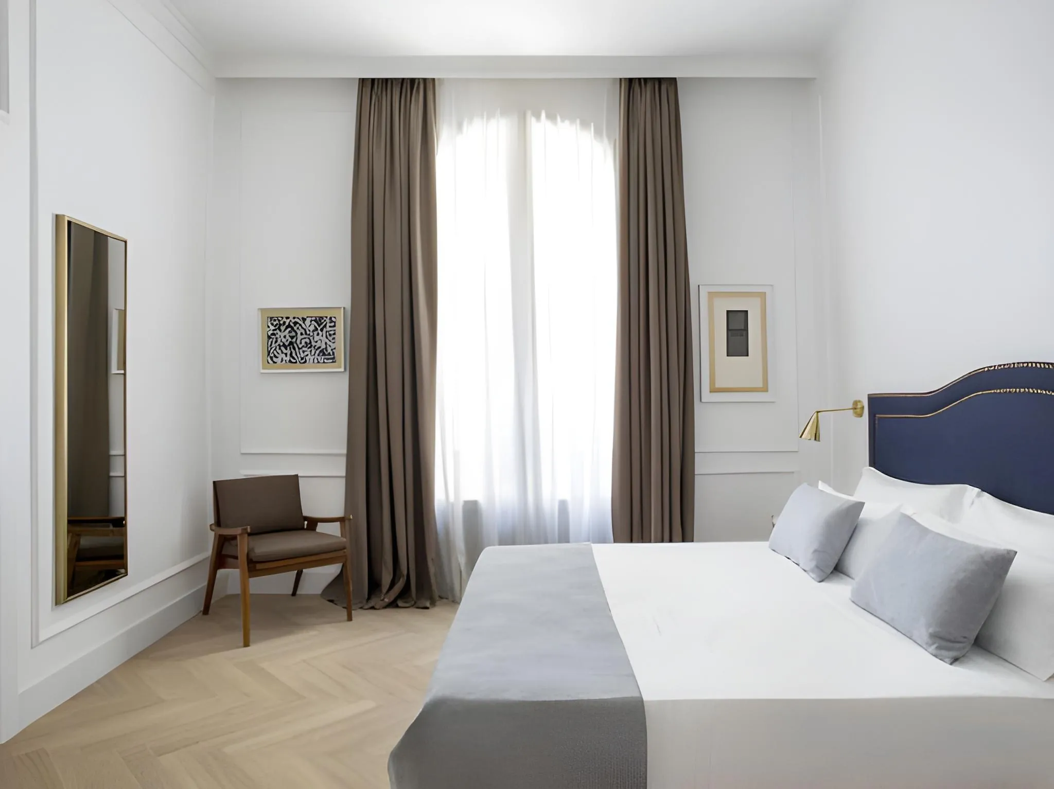 Hotel Midmost
