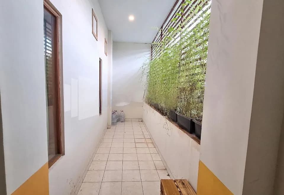 Nirvana Inn seturan Mitra RedDoorz