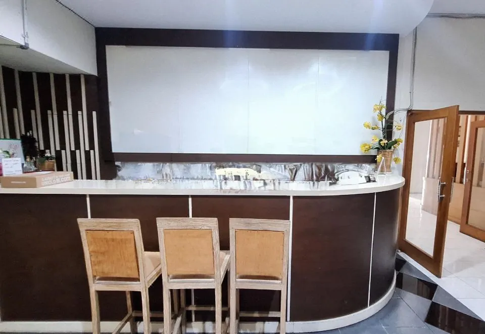 Nirvana Inn seturan Mitra RedDoorz