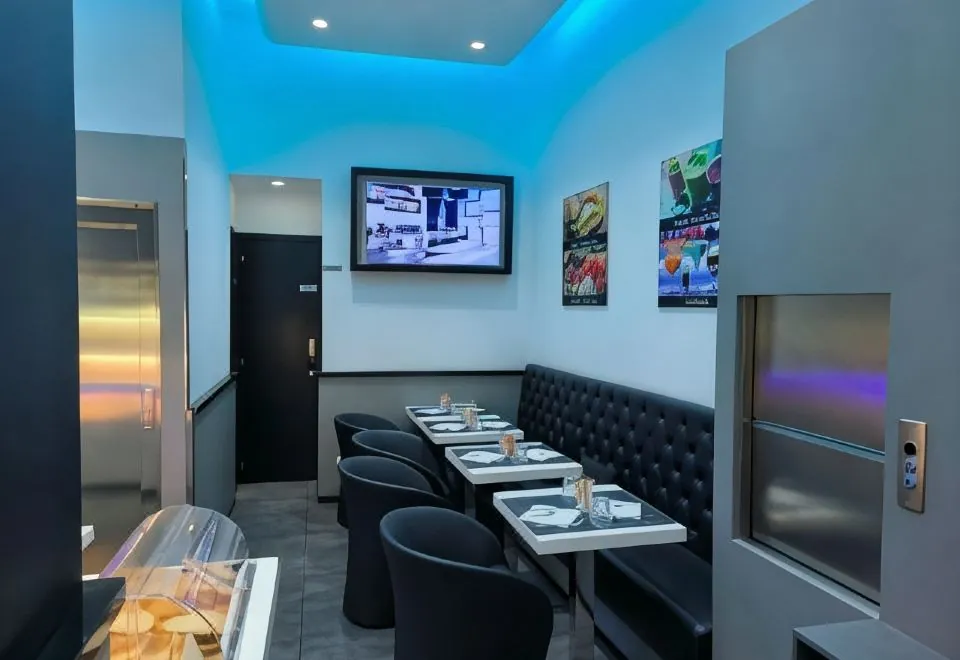 Trevi Contemporary Suite