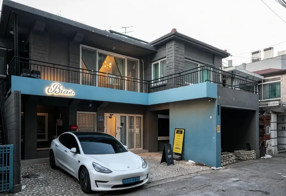 Bias K-Girl Guesthouse - Women Only