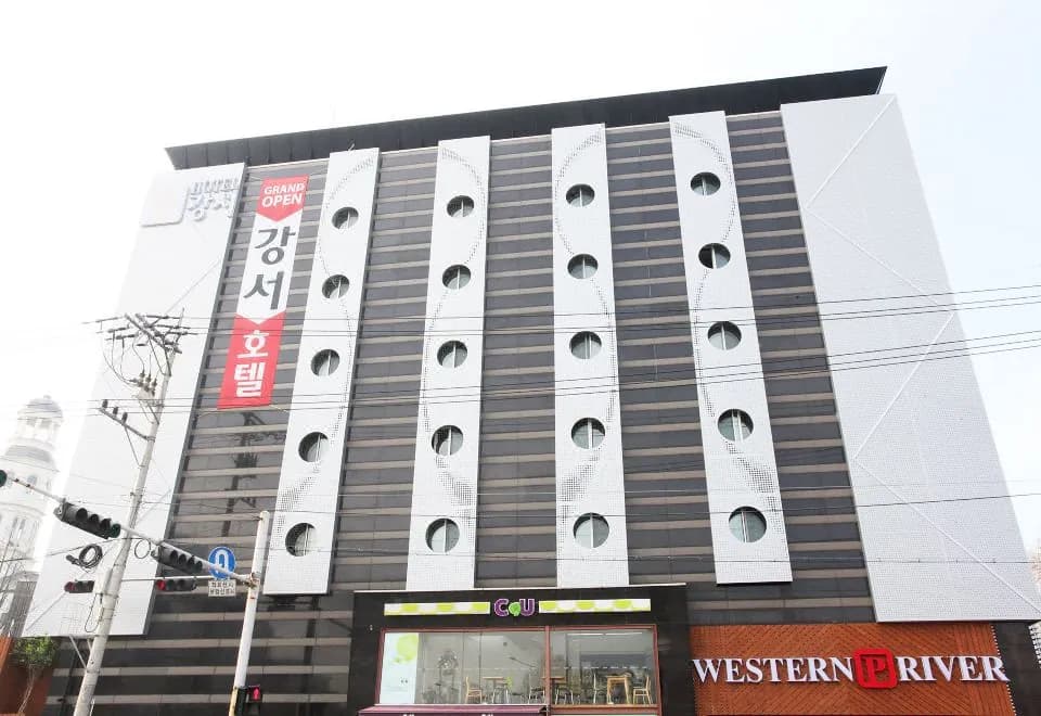 Boom Tourist Hotel