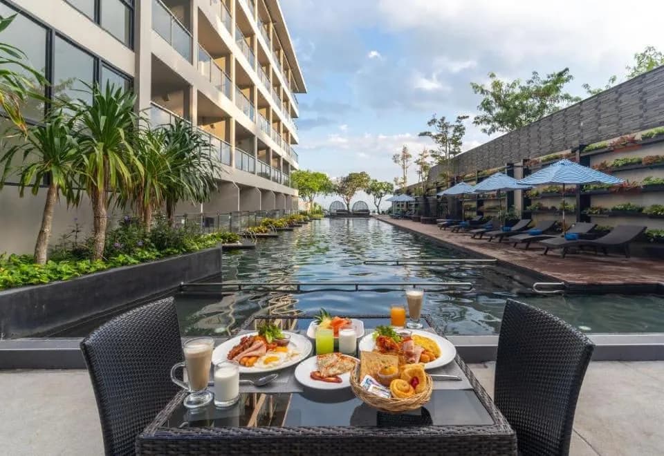 Golden Tulip Pattaya Beach Resort