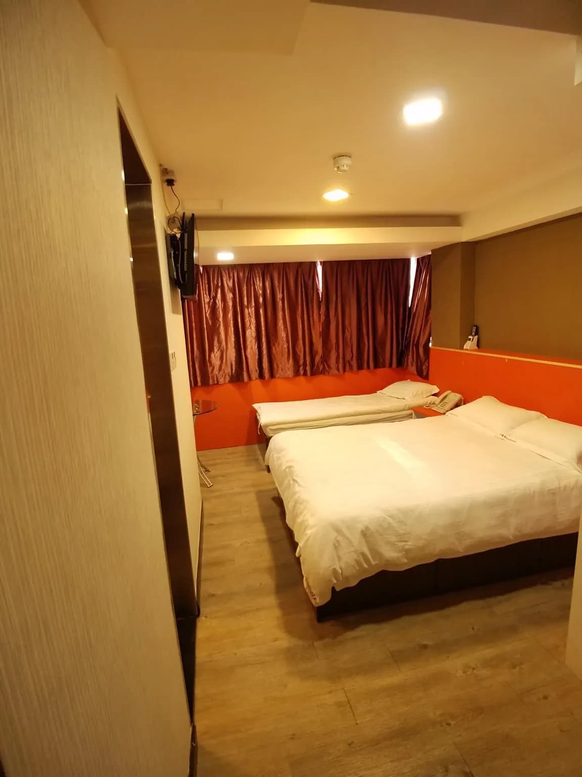 Hankow Hotel (Mongkok MTR Station)