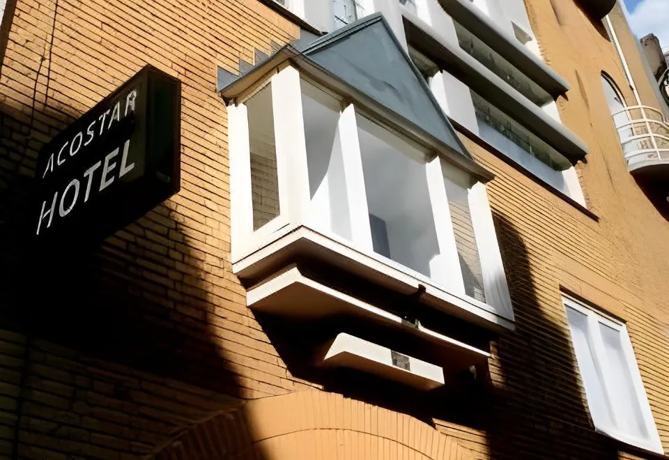 Acostar Hotel