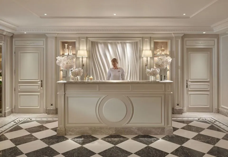 Four Seasons Hotel George V Paris