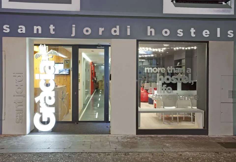 Sant Jordi Hostels Gracia