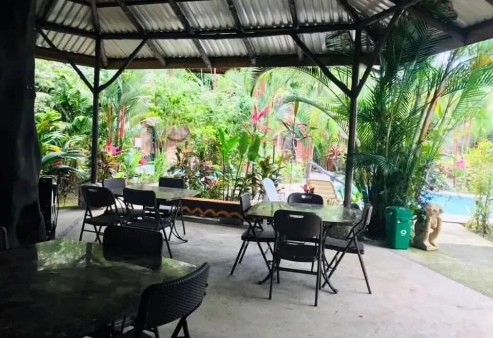 Aunty Arenal Lodge