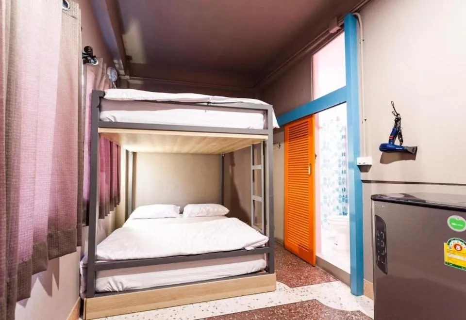 Merge Hostel