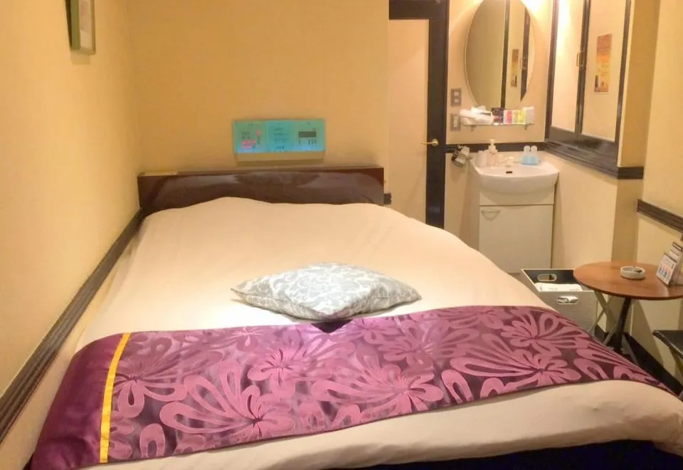 Hotel U