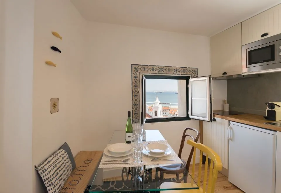 Alfama Loft Studio Loft Apartment w/ River View - by LU Holidays