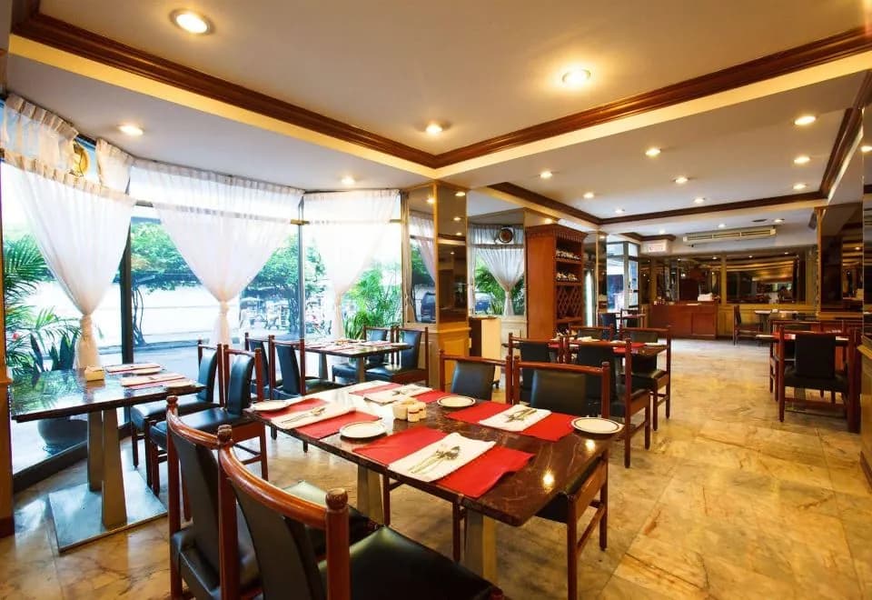 Nana Hotel