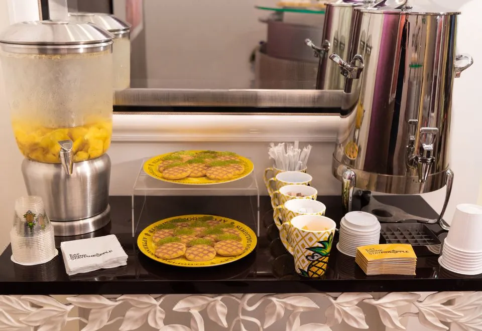 Staypineapple, An Artful Hotel, Midtown New York