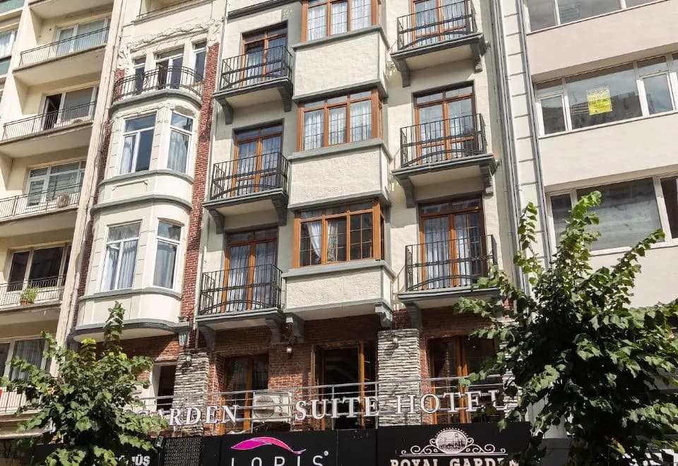 Royal Garden Suite Hotel