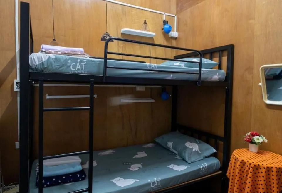 Sip N' Camp - Hostel