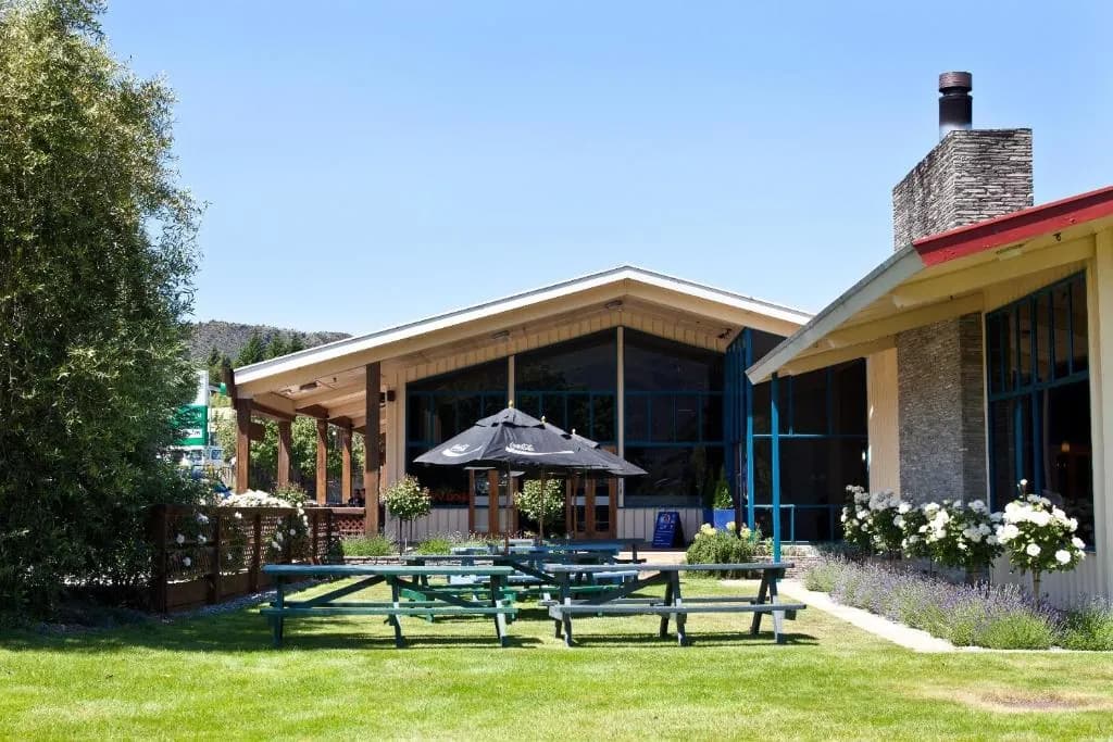 Wanaka Hotel