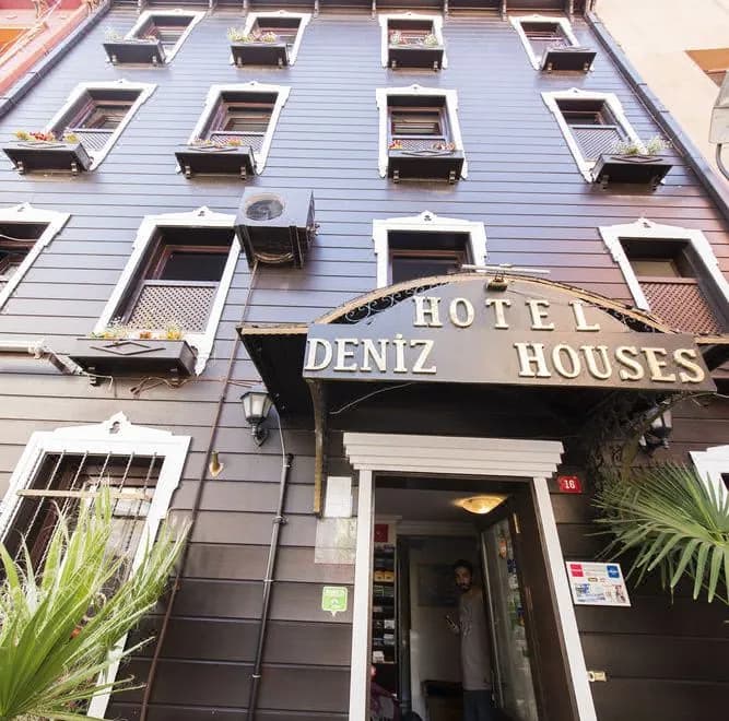 Deniz Houses
