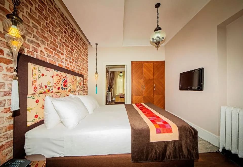Azade Suites