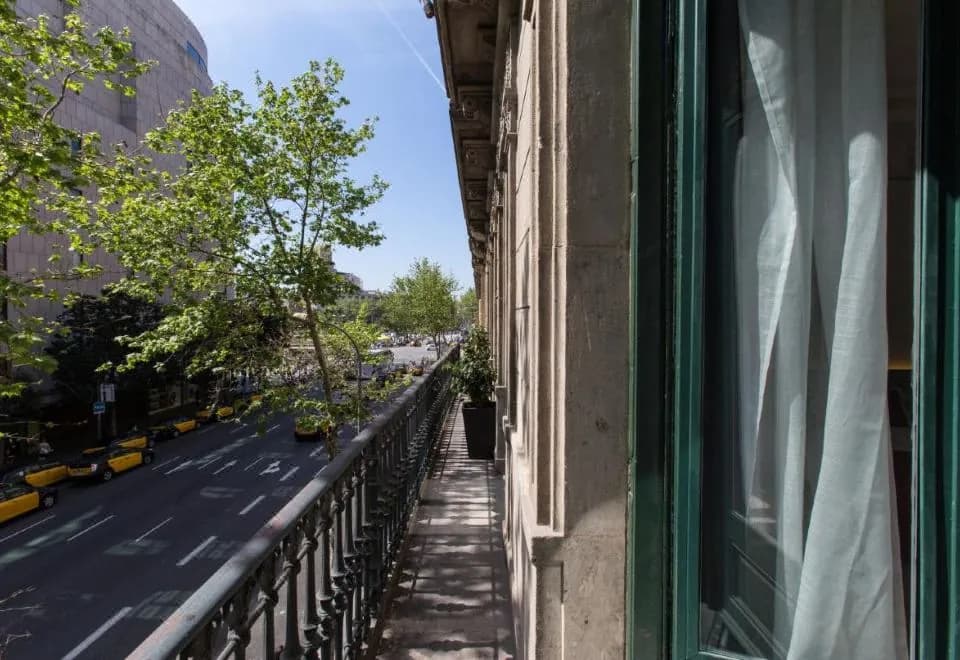 Izaila Plaza Catalunya