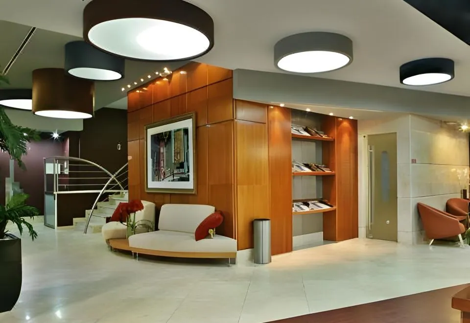 America Diamonds Hotel & Sushi Bar