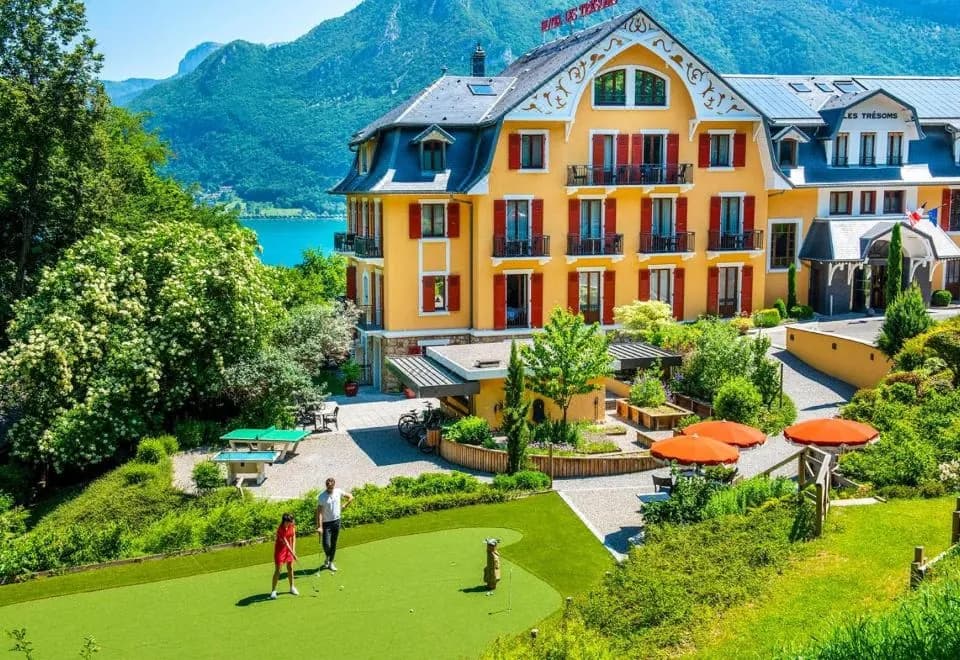 Les Trésoms Lake and Spa Resort