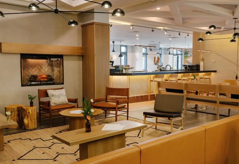 Elk + Avenue Hotel