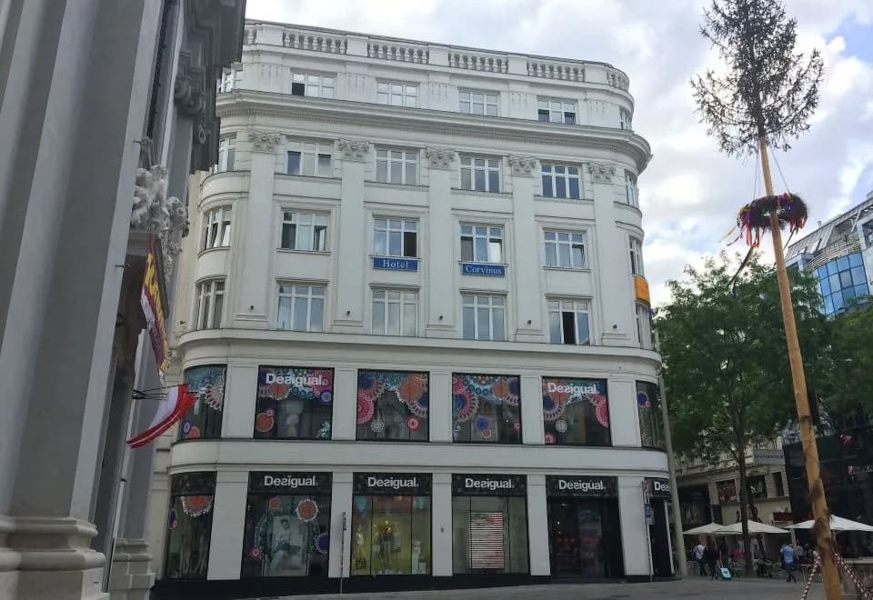 Hotel Corvinus