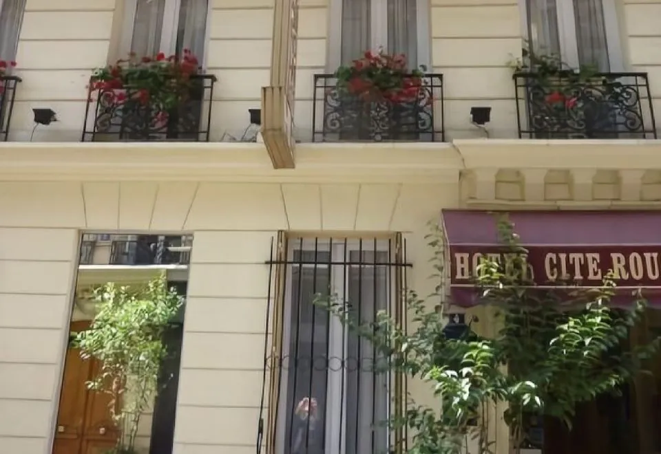 Hotel de la Cite Rougemont Paris