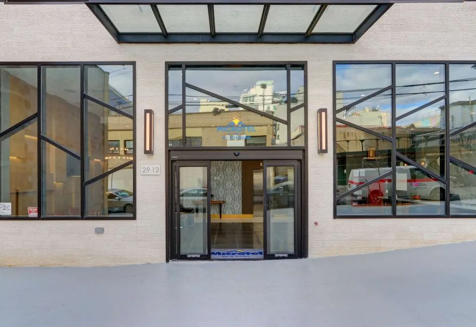 Microtel Inn by Wyndham Long Island City