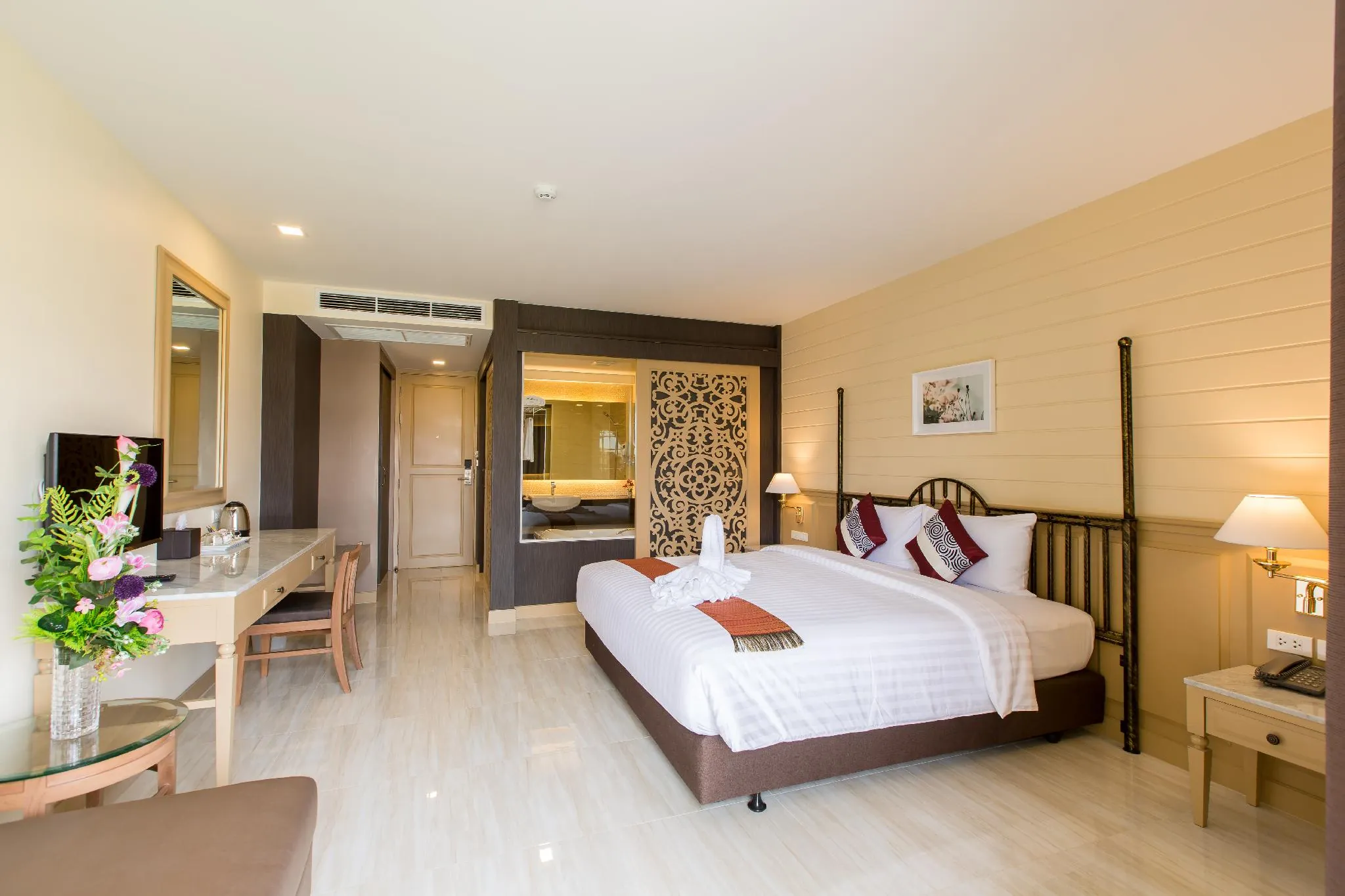 Crystal Luxury Hotel