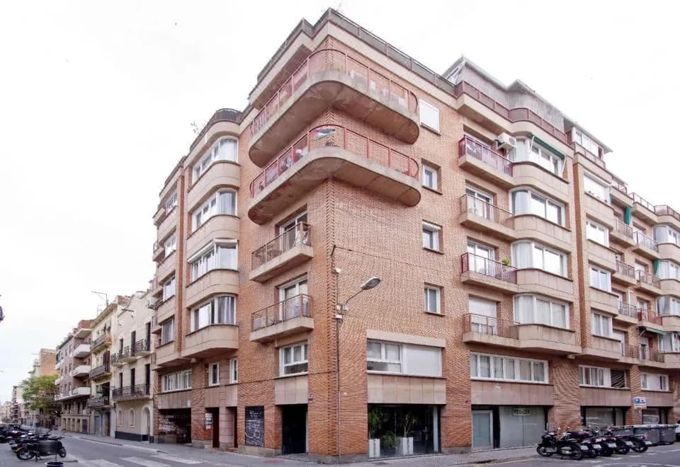 Barcelona City North Hostal