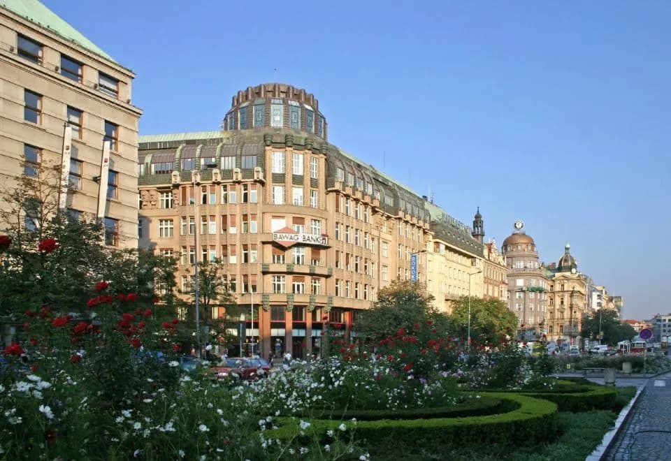 EA Hotel Rokoko