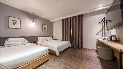 Boom Tourist Hotel