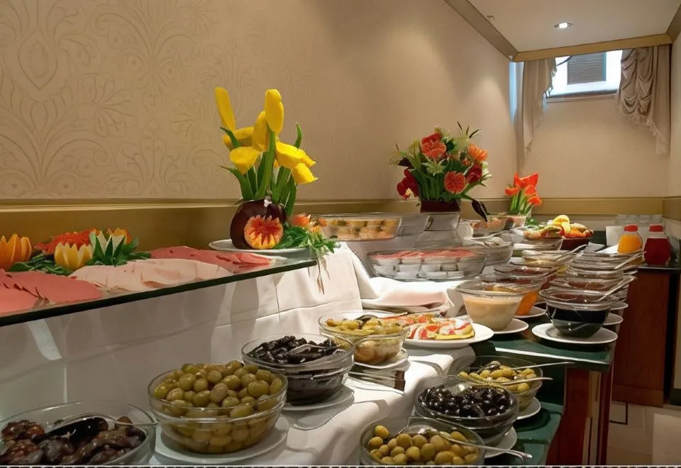 Aruna Hotel