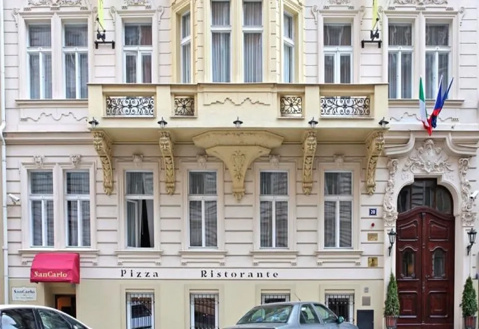 Numa I Flow Rooms & Apartments