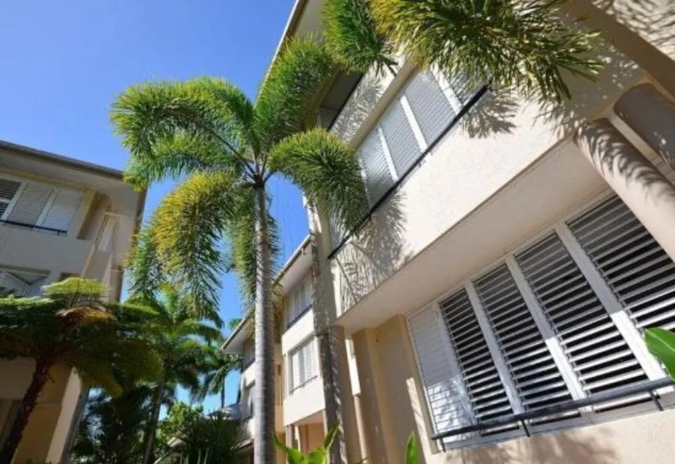 Cayman Villas Port Douglas