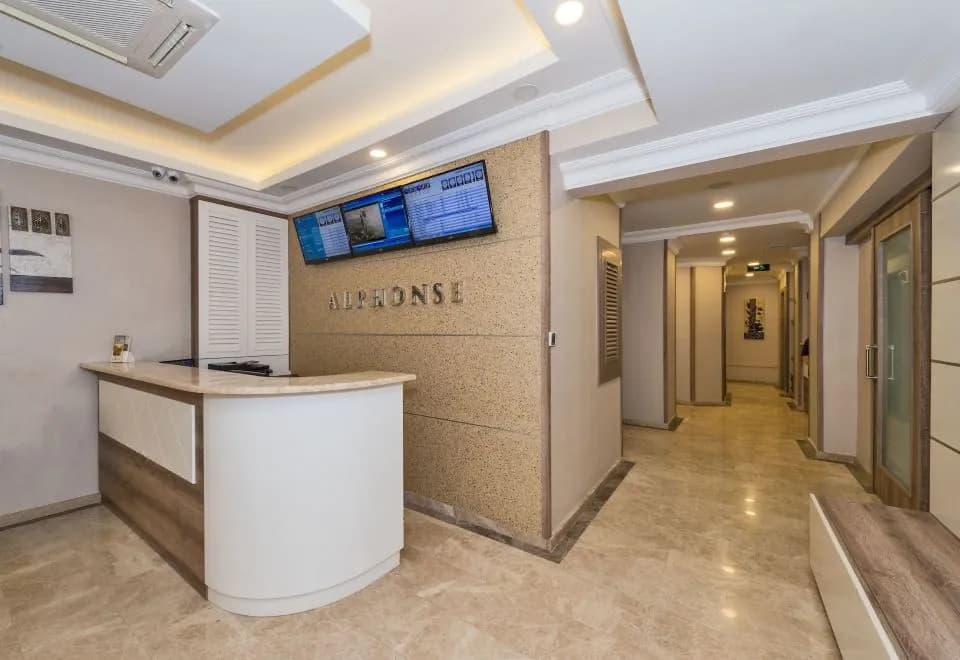 Alphonse Hotel