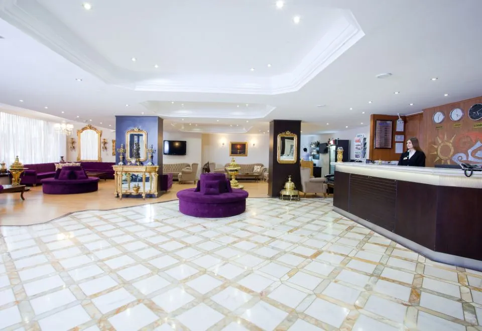 Grand Ant Hotel