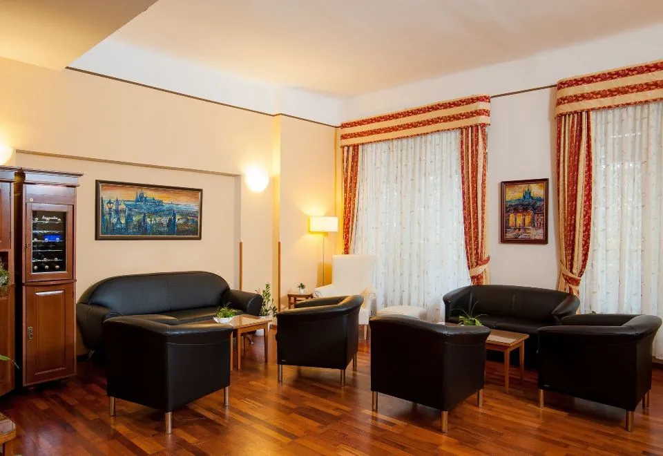 Cloister Inn Hotel