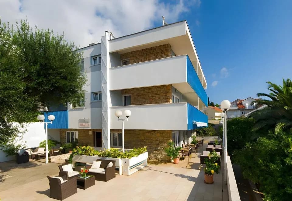 Pharia Hotel and Apartments - by The Beach