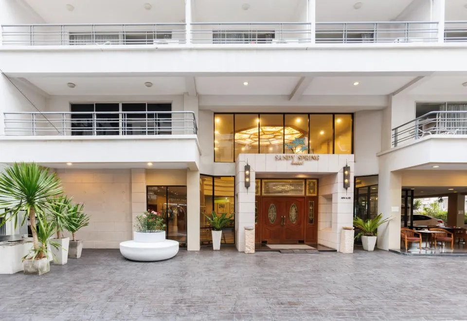 Sandy Spring Hotel