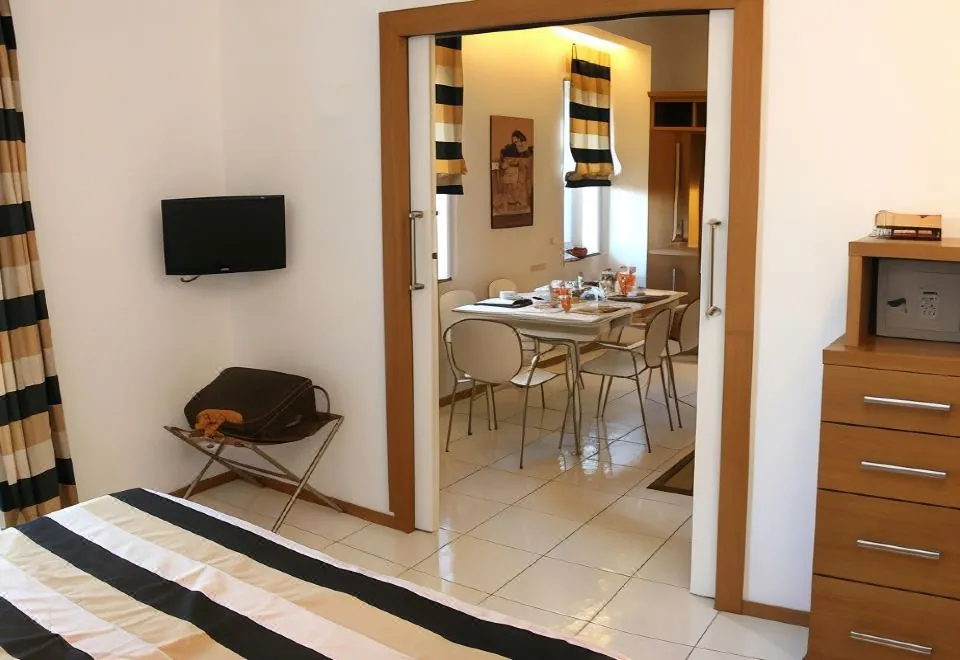Rota Suites