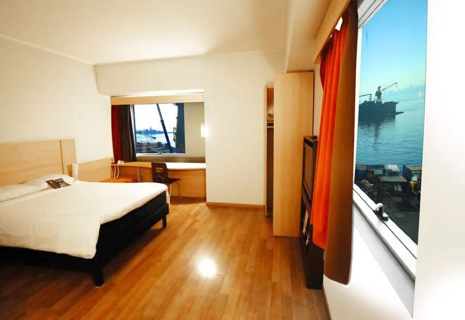 Ibis Valparaiso